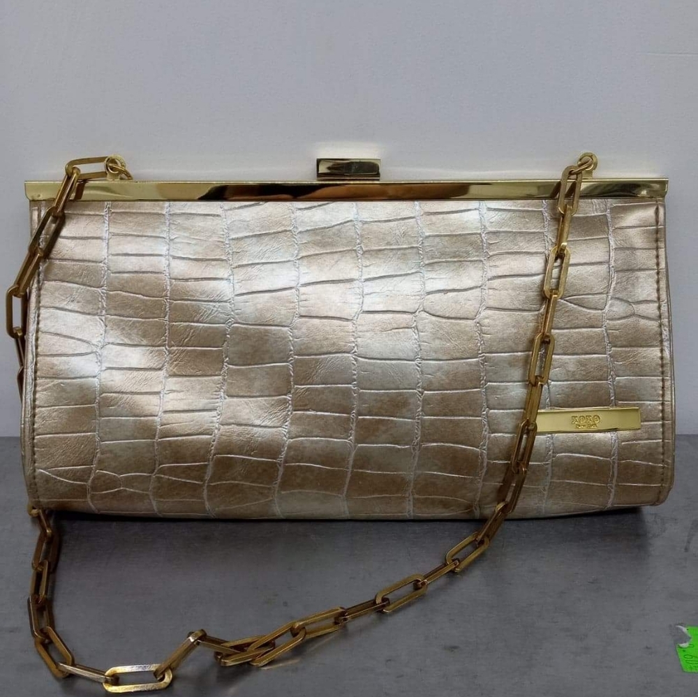 Woman's clutch bag with chain strap